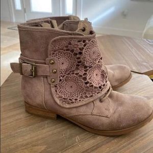 Vintage style boots